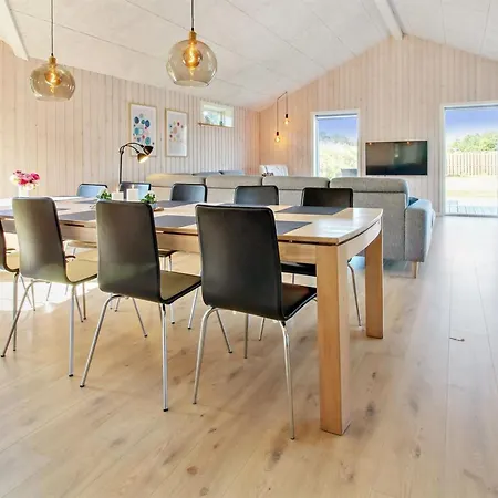 Anuk - 2-3km From The Sea By Interhome