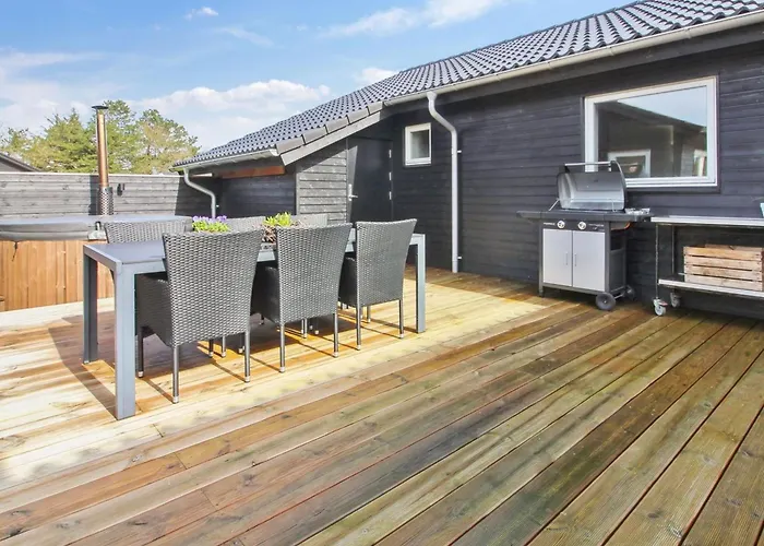 Anuk - 2-3km From The Sea By Interhome