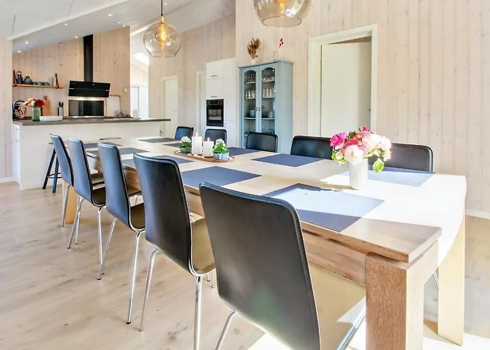 Vakantiehuis Anuk - 2-3km From The Sea By Interhome *