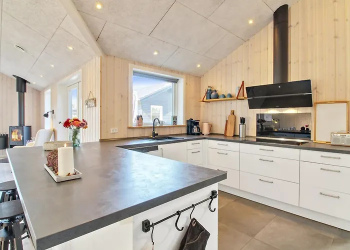 Anuk - 2-3km From The Sea By Interhome *