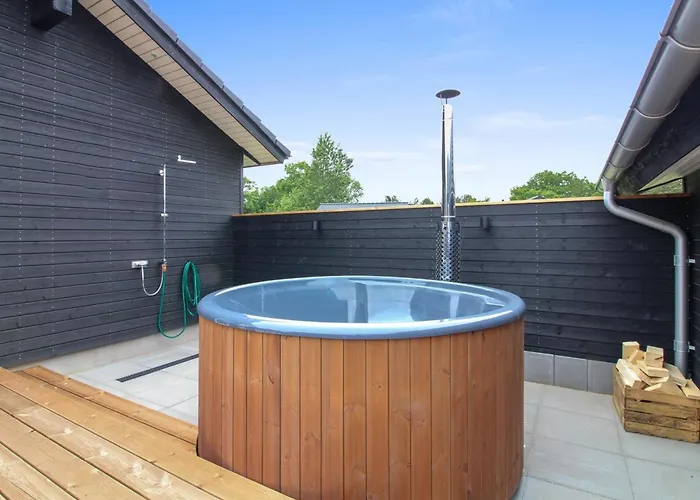 Holiday home Anuk - 2-3km From The Sea By Interhome